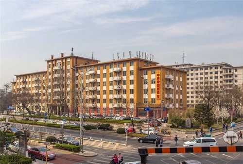 上海职业高校餐饮店